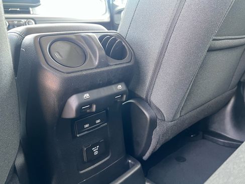 Used 2025 Jeep Wrangler Sahara w/ Safety Group image 20