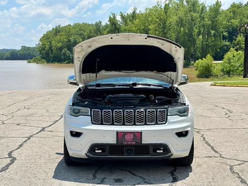Used 2018 Jeep Grand Cherokee Overland AWD/4WD image 10