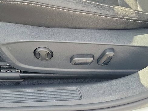 Certified 2024 Volkswagen Jetta SE FWD image 17