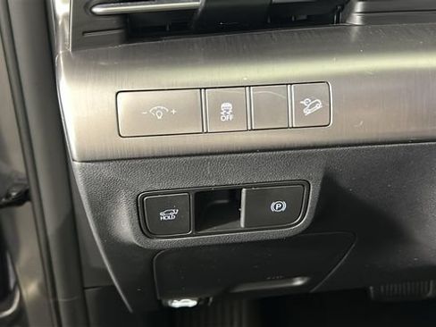 Used 2024 Hyundai Kona Limited FWD image 19