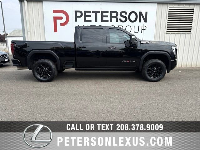 Used 2025 GMC Sierra 3500 AT4 w/ AT4 Premium Plus Package AWD/4WD image 3