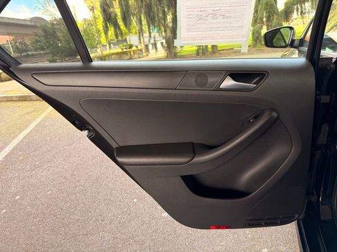 Used 2015 Volkswagen Jetta S image 21