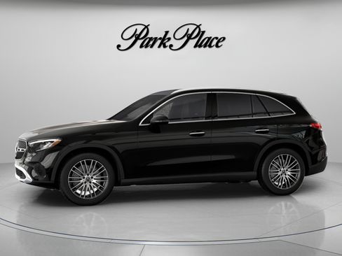Used 2026 Mercedes-Benz GLC 300 image 4
