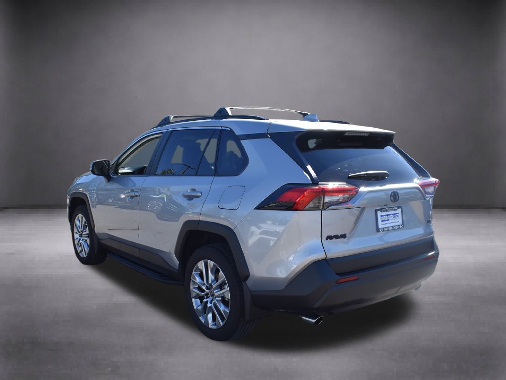 Used 2025 Toyota RAV4 XLE Premium w/ Weather Package FWD image 6