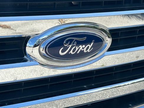 Used 2024 Ford E-350 and Econoline 350 Super Duty w/ Power Windows & Locks Group image 18