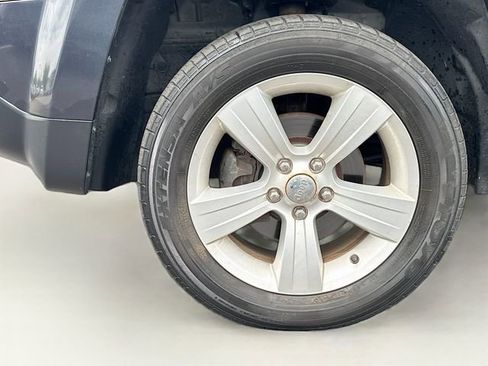 Used 2015 Jeep Patriot Latitude w/ Sun/Sound Group AWD/4WD image 28