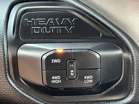 Used 2025 RAM 2500 Laramie AWD/4WD image 34