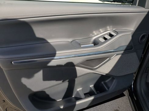 New 2025 Lincoln Navigator L Reserve w/ Jet Appearance Package image 19