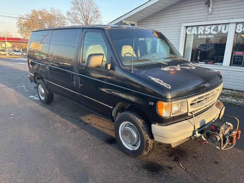 Used 2001 Ford E-250 and Econoline 250 image 1