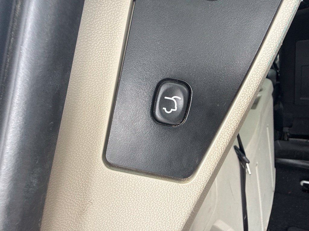 Used 2013 Dodge Grand Caravan Crew FWD image 10
