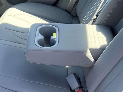 Certified 2025 Hyundai Elantra SEL FWD image 11