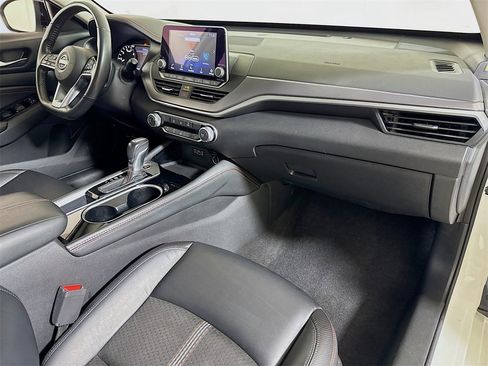 Used 2023 Nissan Altima 2.5 SR image 25