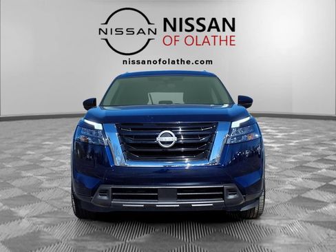 Used 2024 Nissan Pathfinder SV FWD image 33