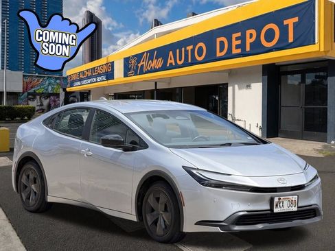 Used 2024 Toyota Prius LE FWD image 6