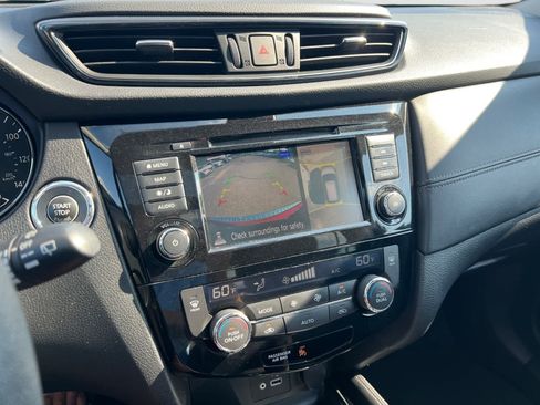 Used 2020 Nissan Rogue SL w/ Premium Package AWD/4WD image 17