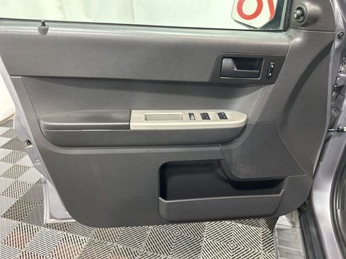 Used 2008 Ford Escape XLT image 25