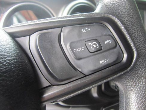 Used 2018 Jeep Wrangler Unlimited Sport AWD/4WD image 13