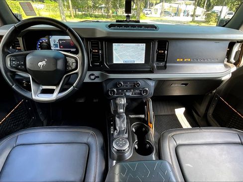 Used 2022 Ford Bronco Badlands image 7