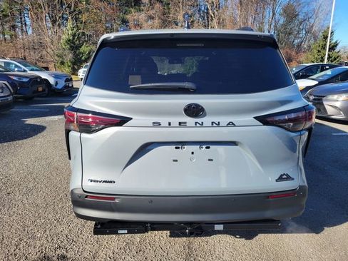 New 2026 Toyota Sienna XLE Woodland Edition AWD/4WD image 4