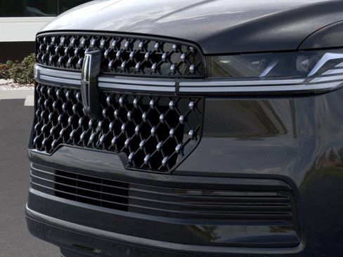 New 2025 Lincoln Navigator Black Label image 17