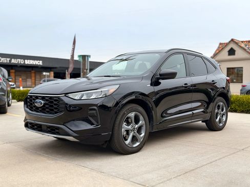 Used 2024 Ford Escape ST-Line AWD/4WD image 3