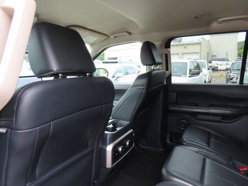Used 2024 Ford Expedition Max XLT AWD/4WD image 28
