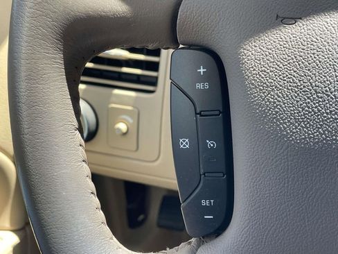 Used 2006 Buick Lucerne CXL w/ Driver Confidence Package FWD image 24
