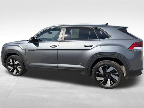 Used 2025 Volkswagen Atlas Cross Sport SE AWD/4WD image 9
