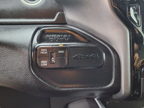 Used 2022 RAM 2500 Big Horn w/ Night Edition image 9