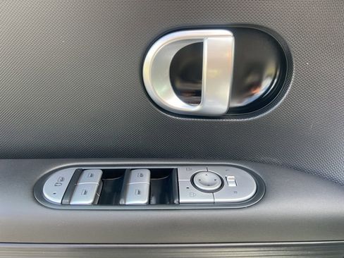 Used 2024 Hyundai Ioniq 5 SE RWD image 28