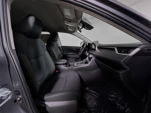 Used 2024 Toyota RAV4 LE image 31