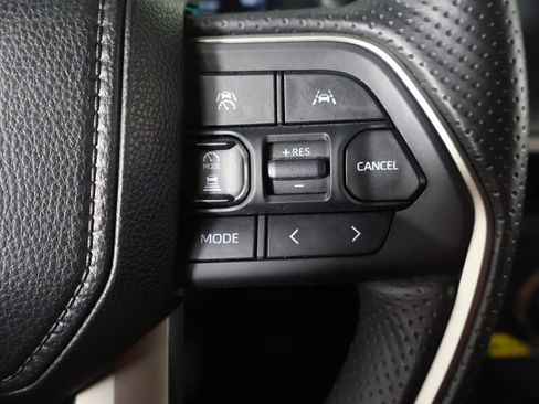 Used 2025 Toyota 4Runner TRD Off-Road image 38