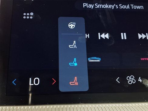 Used 2025 Ford Explorer ST image 17