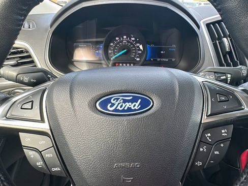 Used 2024 Ford Edge Titanium image 25