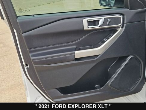 Used 2021 Ford Explorer XLT w/ Equipment Group 202A RWD image 14