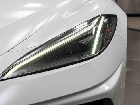 Used 2020 Chevrolet Corvette Stingray Coupe w/ 1LT RWD image 12