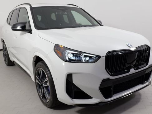 Used 2024 BMW X1 M35i w/ Premium Package image 7