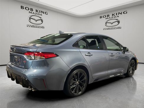 Used 2023 Toyota Corolla SE FWD image 5
