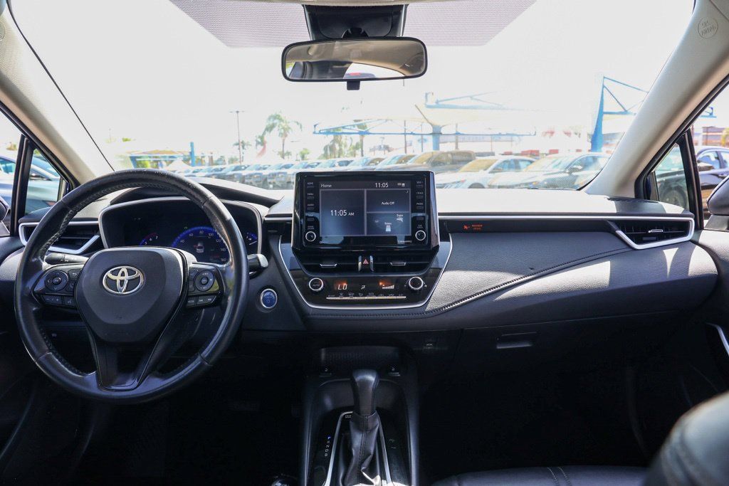 Used 2022 Toyota Corolla LE w/ Premium Interior Package FWD image 22