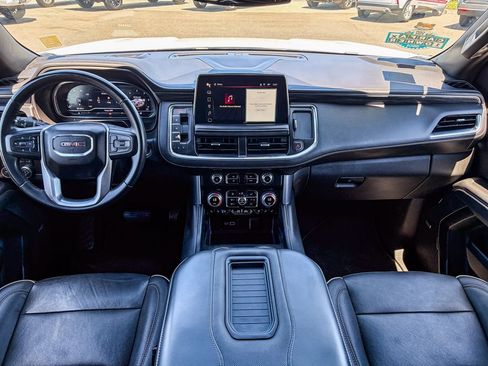 Used 2023 GMC Yukon SLT AWD/4WD image 17