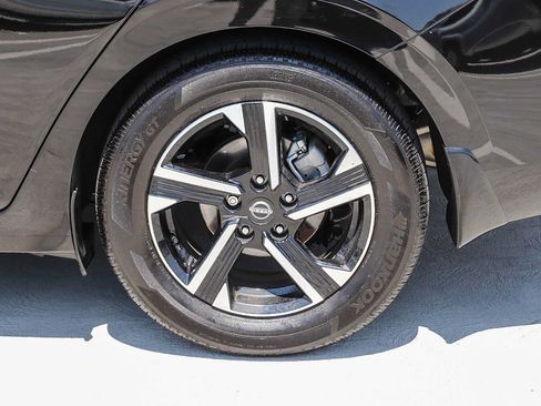 Used 2025 Nissan Sentra SV w/ All-Weather Package FWD image 12