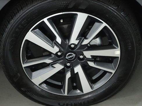 Certified 2025 Nissan Versa SV image 10