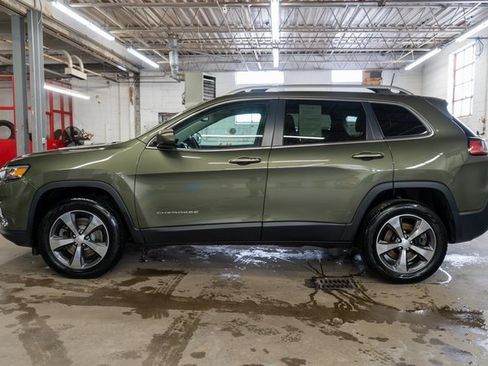 Used 2020 Jeep Cherokee Limited image 9