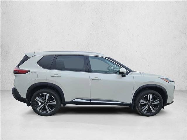 Used 2023 Nissan Rogue SL w/ SL Premium Package FWD image 3