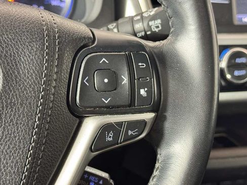 Used 2018 Toyota Highlander XLE AWD/4WD image 18
