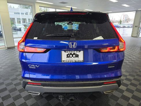 Used 2025 Honda CR-V Sport Touring image 4