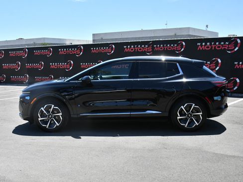 Used 2025 Chevrolet Equinox EV LT FWD image 4