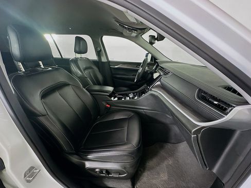 Used 2023 Jeep Grand Cherokee L Limited image 34