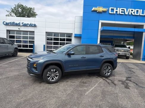 New 2026 Chevrolet Equinox LT w/ Convenience Package II FWD image 4