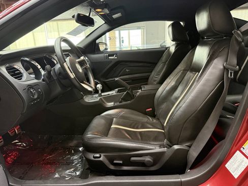 Used 2010 Ford Mustang GT RWD image 11